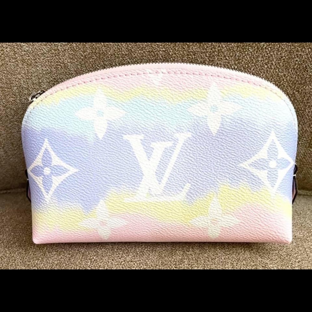 Pouch - Picture 2 of 9